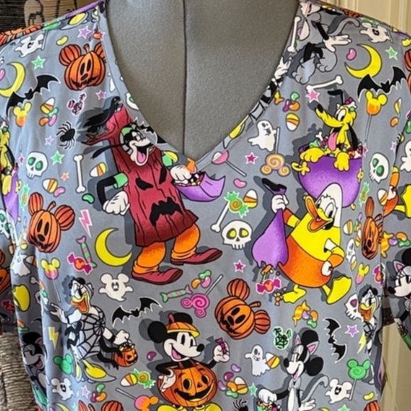 Disney Scrubs Top Halloween Mickey Minnie Goofy Donald Duck V-Neck Women's XL - Picture 14 of 14